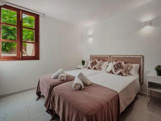 Villa Chopin con piscina climatizada - 1