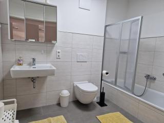 Ama - viel Platz, großer Balkon, barrierearm - 1