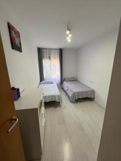 Habitación dos camas individuales y baño privado - 6