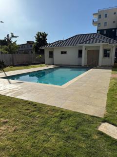 Deanery Apartments - Pool Access - Fully AC - 24hrs Security - 20mins Airport - 5