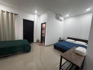 Minimal houses in Vientiane - 8