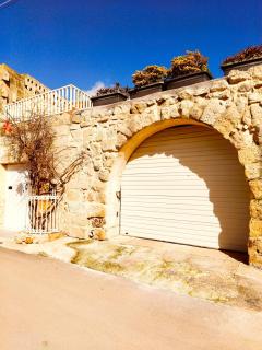 18th century Converted Sunshine Farmhouse Mezzanine with a large Terrace - 9