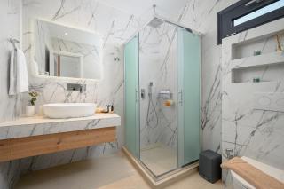 House 143 steps to the sea - 4