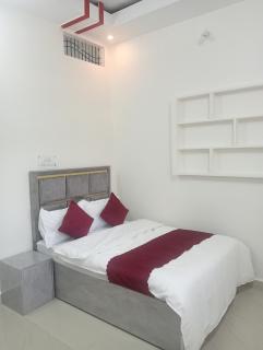 SHIV AARADHYA HOME STAY Airconditioner Full Apartment Near 1 km of Mahakalewar Temple - 0