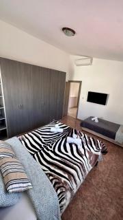 Michael Angelo Villa - 3