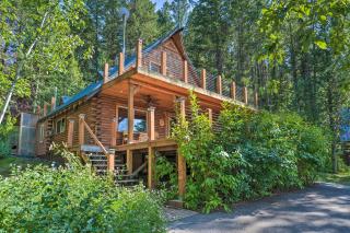 Alpine Adventures Cozy Log Cabin with Deck and Views! - 9