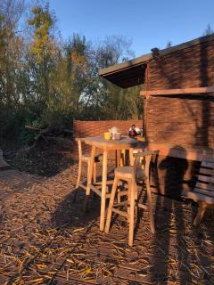 Kingfisher Riverside Glamping with private hot tub - 4