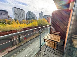 Chic 1 Bedroom Flat in The Heart of Manchester - 7