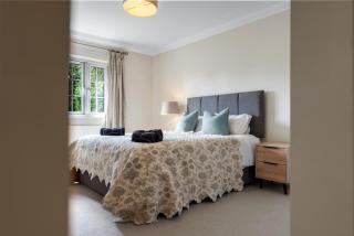 Spacious 4BR Haven in Low Fell Gateshead - 1