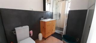 Haut de villa calme, 2 chambres et vue dégagée - proche calanques - 8