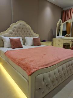 Family Studio Apartment - Pentasquare DHA - 4