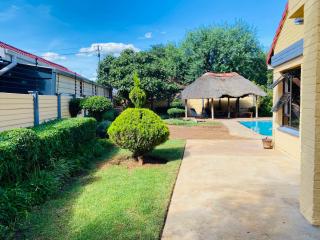 Golf View Guest House - 8