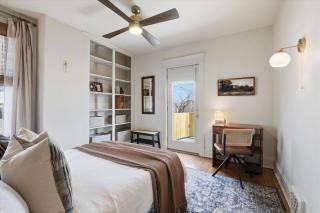 Exclusive 1890 Getaway: Tub and Downtown Walks - 7