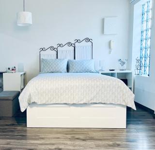 Cozy Studio in Athens Riviera, next to SNFCC - 1