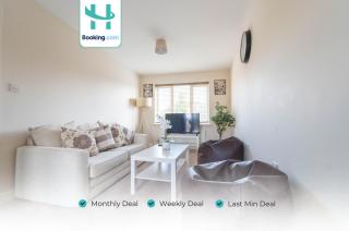 Spacious 4BR House By Hyped Properties Short Term Rental Agency With Free Parking Cannock - 0