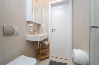 New and cosy, central location near Zaimov park - 6