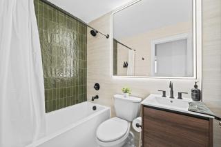 Near NYC Well-Located 2BR Apartment Sleeps 10 - 1