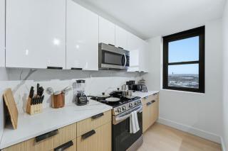 Near MetLife & NYC Spacious 2BR Apt 12 - 1