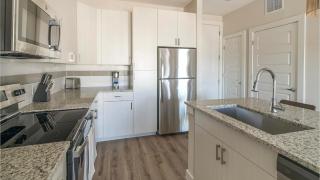 Landing Stylish 1BD Pool Clubhouse - 6