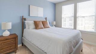 Landing Stylish 1BD Pool Clubhouse - 2