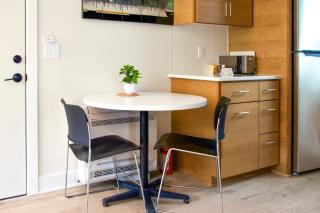 Less Than half Mi to Downtown Quiet Northfield Apartment - 2