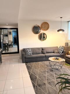 Finagaello 3 bedrooms-Self catering at 77 on Independence - 6