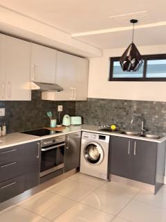 Finagaello 3 bedrooms-Self catering at 77 on Independence - 1