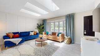 Magnolia Place - Stylish Retreat Near Private Beach - 3