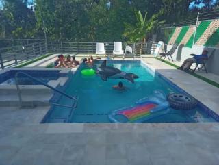 MIRANDO PLACE---BEACH ACCESS, ,POOL, HOTTUB, GYM,3 Lounges, APRATMENT #7, Airport 10 minutes - 2