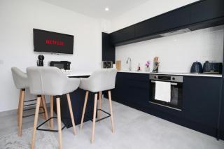 3 bedroom duplex flat Cardiff close to UHW & city centre - 9
