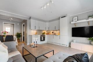 Bright and Modern 2-bed Apartment with parking, BBQ and more - 4
