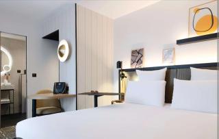 Winterberry by lake & woods - 5