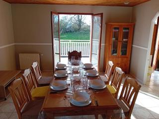 Grand Appartement avec cheminée dans maison, parking gratuit - Mionnay - 3