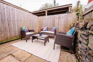 3BR 2Bath Home with Hot Tub Games Room By Stadium with Fast WiFi & Free Parking - 4