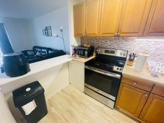Updated 1BR Apartment Moss Rehab Save Monthly - 1
