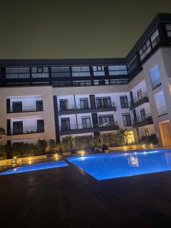 Nova Stays and Travels - Modern Stay with Private City Tours - 5