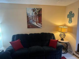 Soccer fans welcome! Cozy home in Kansas City area - 9