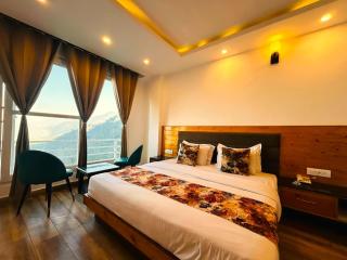 PR Wood Hotel & Resort - Rooftop Cafe ! Terrace ! Mountain View with Balcony Rooms ! - 3