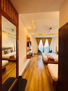 PR Wood Hotel & Resort - Rooftop Cafe ! Terrace ! Mountain View with Balcony Rooms ! - 1