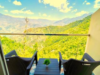 PR Wood Hotel & Resort - Rooftop Cafe ! Terrace ! Mountain View with Balcony Rooms ! - 0