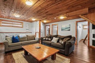 Northview-Blue Mountain-Sauna-Firepit-Balcony-Parking - 2