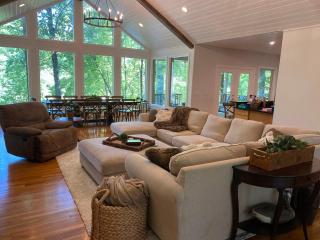 Tims Ford Lake 6BR Private dock near Twin Creeks - 0