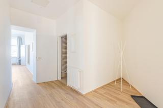 Modern Vienna Apartment Near Center - 4