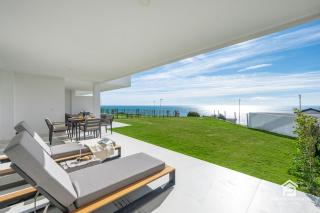 Azata Ground-Floor Gem with Huge Garden and Terrace - 5