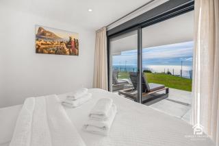 Azata Ground-Floor Gem with Huge Garden and Terrace - 4