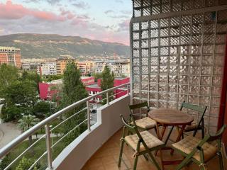 Mountain & Beach View, Large Balcony Flat in Vlorë - 0