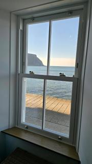 The Fisherman's Neuk Coastal Home with Sea Views - 1