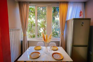 #1 Location Tbilisi 2BR Liberty Square Balcony - 1