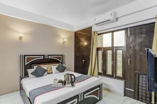 Hotel O Noida premium inn - 0