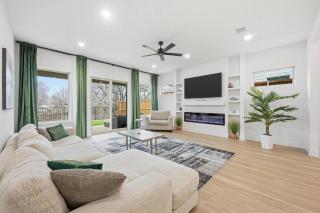 New Home Near UTSW | 3BR/3.5BA | Patio | Garage - 7